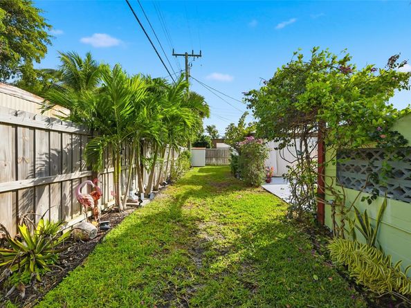 807 W Ocean Ave, Lantana FL 33462