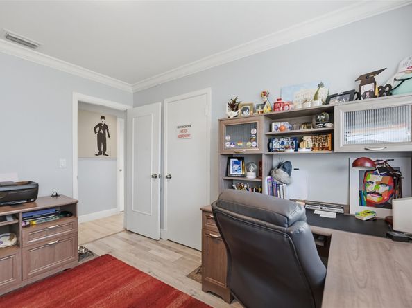 807 W Ocean Ave, Lantana FL 33462