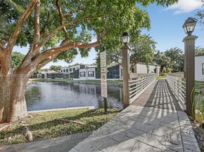 9703 N New River Canal Road 103, Plantation FL 33324