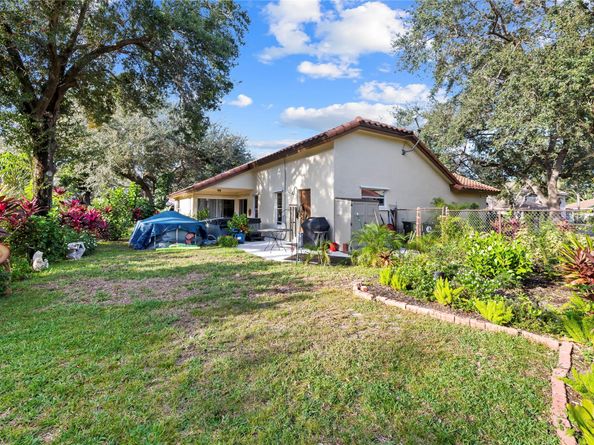 5875 NW 41st Way, Coconut Creek FL 33073