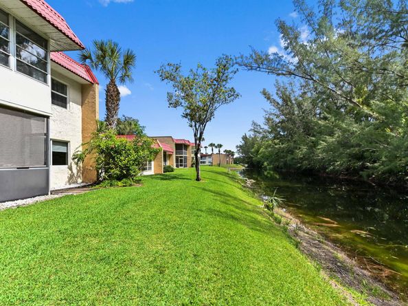 368 Lake Frances Drive, West Palm Beach FL 33411