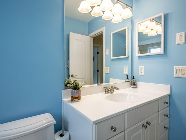 1940 SW 69th Ave, Plantation FL 33317