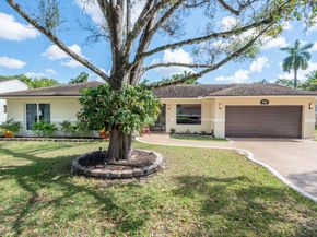 1940 SW 69th Ave, Plantation FL 33317