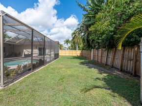 1940 SW 69th Ave, Plantation FL 33317