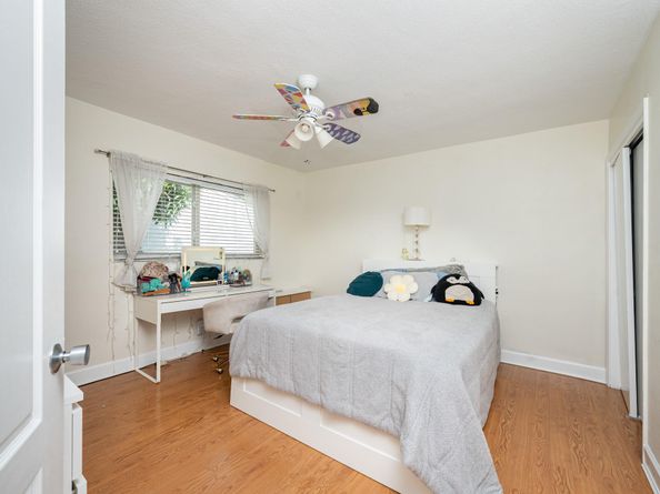 1940 SW 69th Ave, Plantation FL 33317