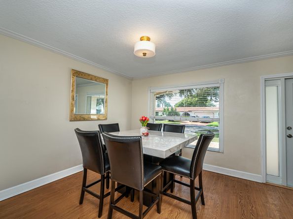 1940 SW 69th Ave, Plantation FL 33317