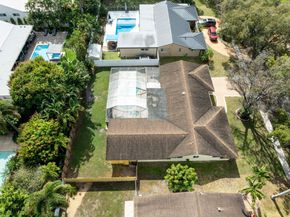 1940 SW 69th Ave, Plantation FL 33317