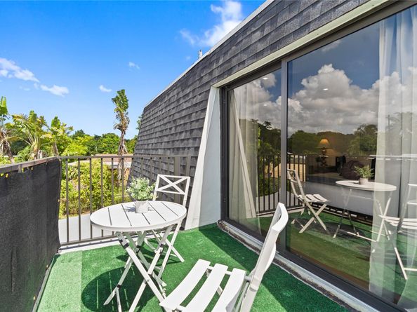 1561 SW 23rd Ave, Fort Lauderdale FL 33312