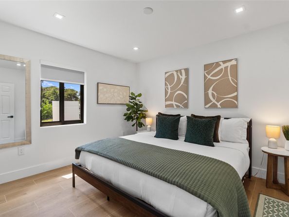 1561 SW 23rd Ave, Fort Lauderdale FL 33312