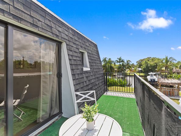 1561 SW 23rd Ave, Fort Lauderdale FL 33312