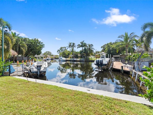 1561 SW 23rd Ave, Fort Lauderdale FL 33312