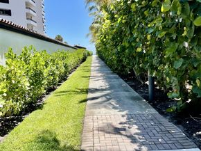 470 S Mars Way NE, Juno Beach FL 33408