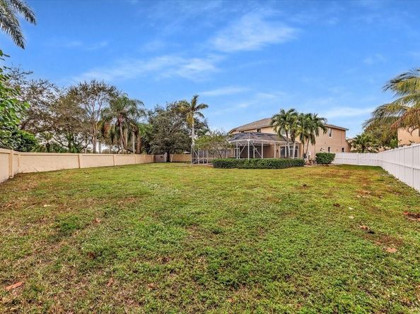 13702 NW 10th Ct, Pembroke Pines FL 33028