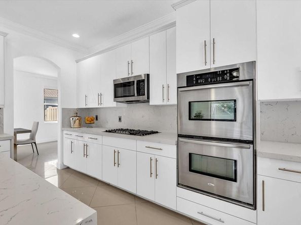 13702 NW 10th Ct, Pembroke Pines FL 33028