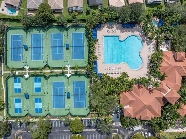 13702 NW 10th Ct, Pembroke Pines FL 33028