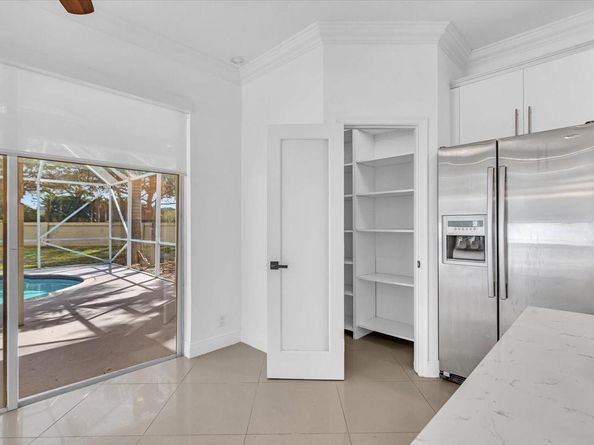 13702 NW 10th Ct, Pembroke Pines FL 33028