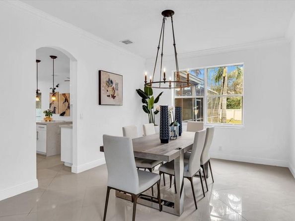 13702 NW 10th Ct, Pembroke Pines FL 33028