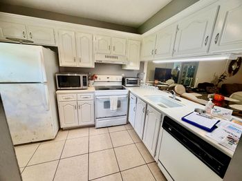 1211 Bahama Bend