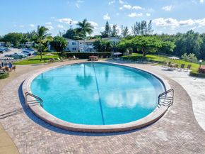 414 Windsor R, West Palm Beach FL 33417