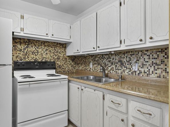 414 Windsor R, West Palm Beach FL 33417