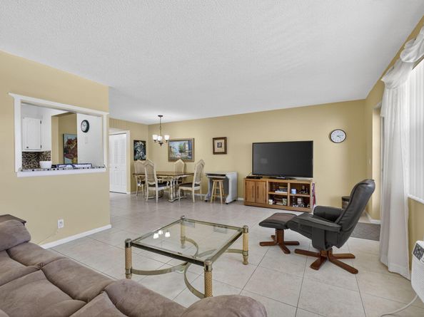 414 Windsor R, West Palm Beach FL 33417
