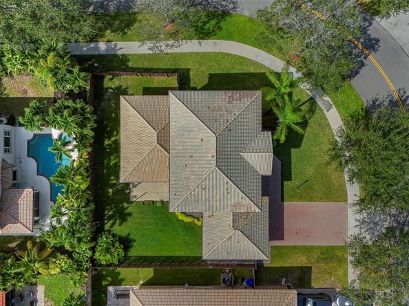 16566 N Mariposa Cir, Fort Lauderdale FL 33331