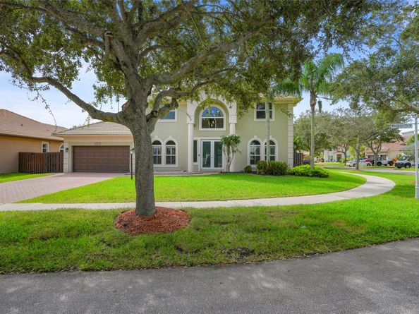 16566 N Mariposa Cir, Fort Lauderdale FL 33331