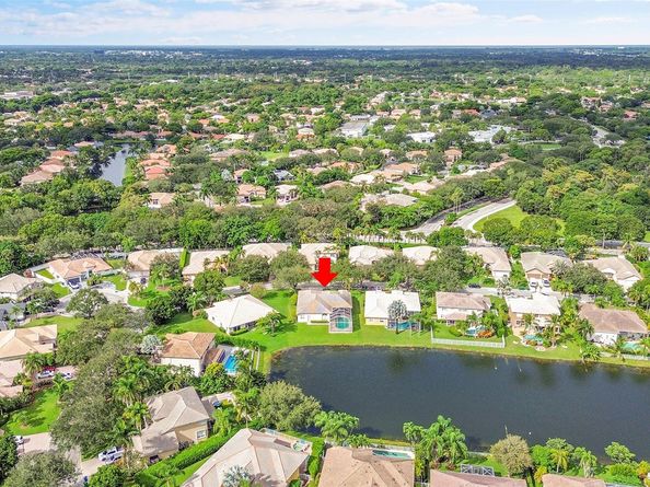 5045 NW 57th Way, Coral Springs FL 33067