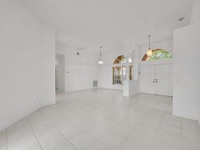5045 NW 57th Way, Coral Springs FL 33067