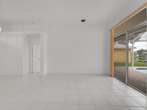 5045 NW 57th Way, Coral Springs FL 33067