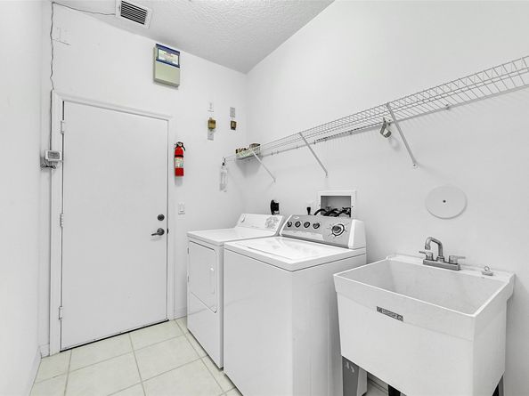 5045 NW 57th Way, Coral Springs FL 33067