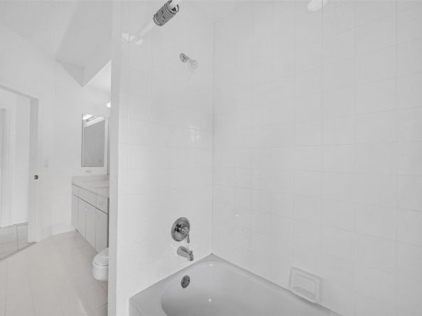5045 NW 57th Way, Coral Springs FL 33067