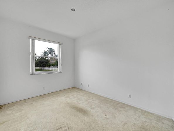 5045 NW 57th Way, Coral Springs FL 33067