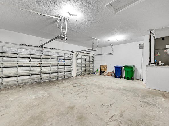 5045 NW 57th Way, Coral Springs FL 33067
