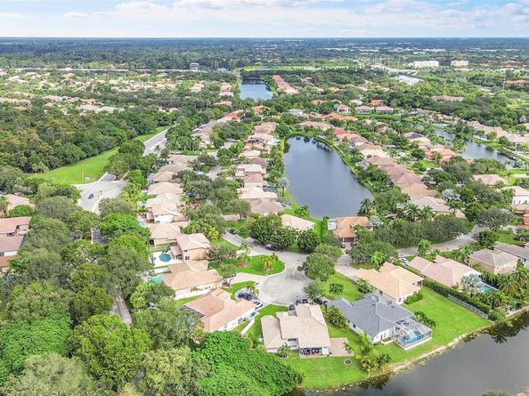 5045 NW 57th Way, Coral Springs FL 33067