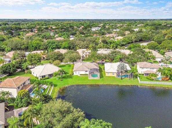 5045 NW 57th Way, Coral Springs FL 33067