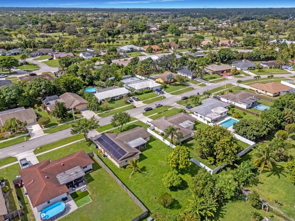 137 Alcazar Street, Royal Palm Beach FL 33411