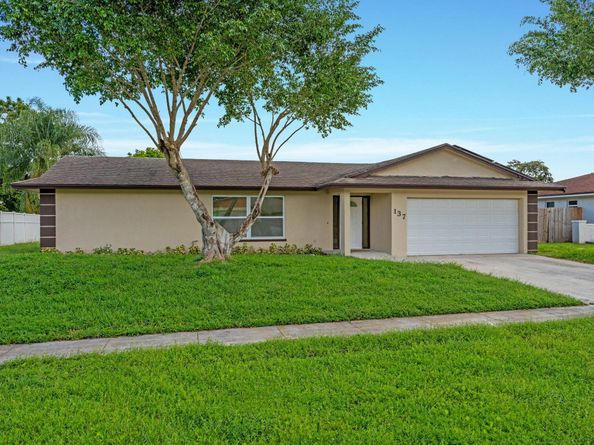 137 Alcazar Street, Royal Palm Beach FL 33411