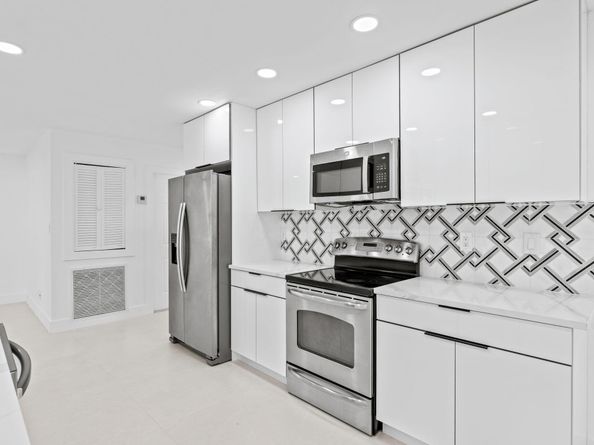 137 Alcazar Street, Royal Palm Beach FL 33411