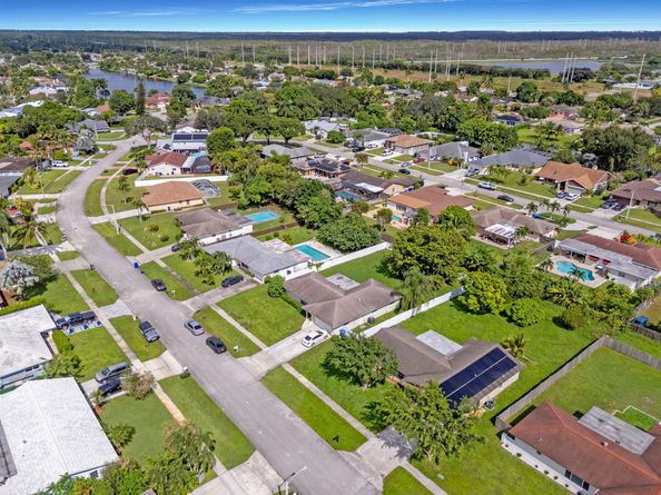 137 Alcazar Street, Royal Palm Beach FL 33411