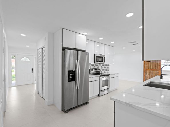 137 Alcazar Street, Royal Palm Beach FL 33411