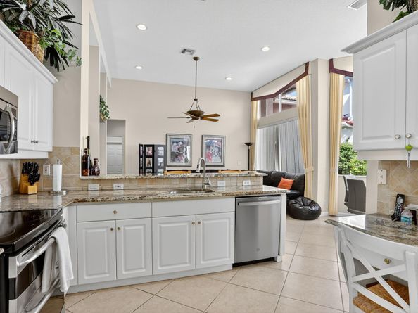 5859 NW 125th Ter, Coral Springs FL 33076