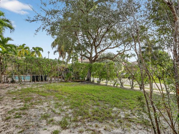 5859 NW 125th Ter, Coral Springs FL 33076
