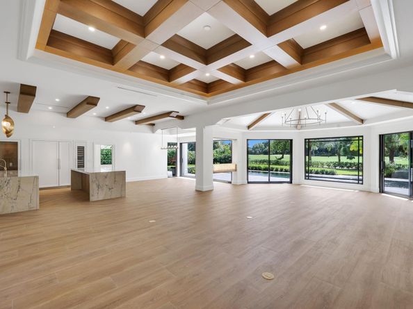 5 Par Club Circle, Village Of Golf FL 33436