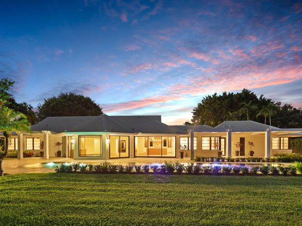 5 Par Club Circle, Village Of Golf FL 33436