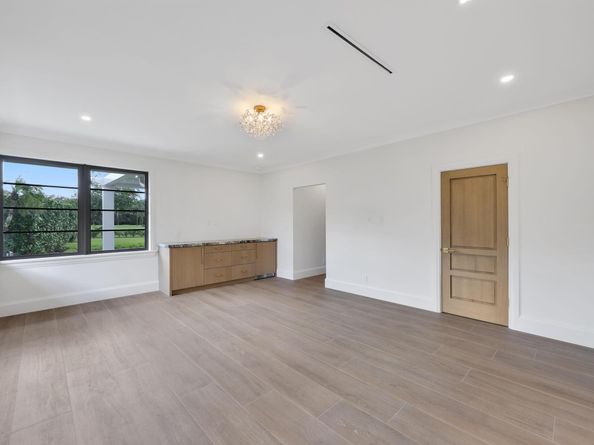 5 Par Club Circle, Village Of Golf FL 33436