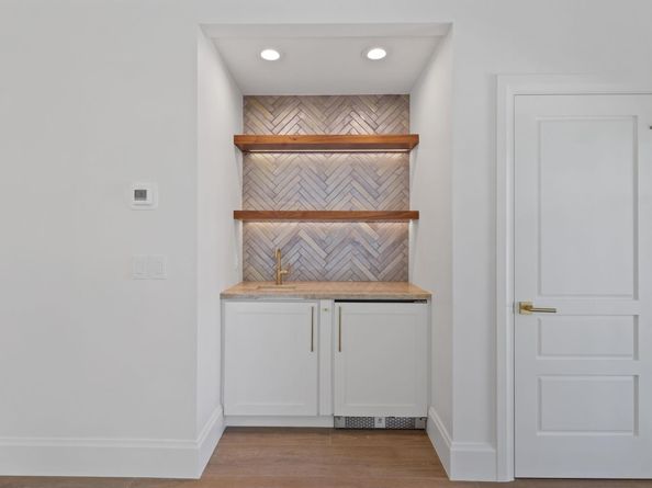 5 Par Club Circle, Village Of Golf FL 33436