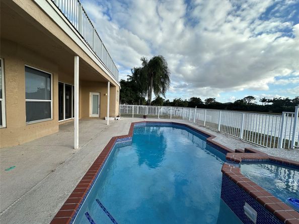 17488 SW 36th St, Miramar FL 33029