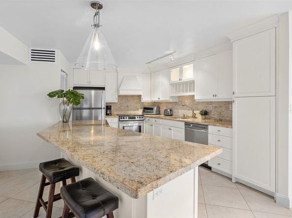 3000 Holiday Dr 1104, Fort Lauderdale FL 33316