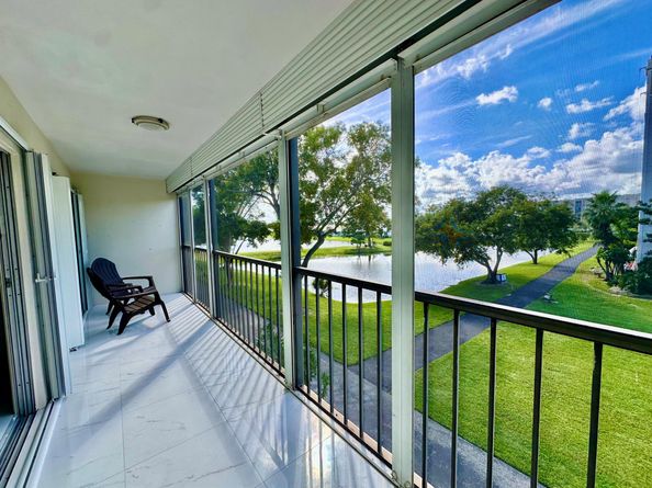 14375 Strathmore Lane 305, Delray Beach FL 33446